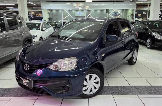 TOYOTA ETIOS 1.5 XS 16V FLEX 4P AUTOMÁTICO TOYOTA ETIOS 1.5 XS 16V FLEX 4P AUTOMÁTICO